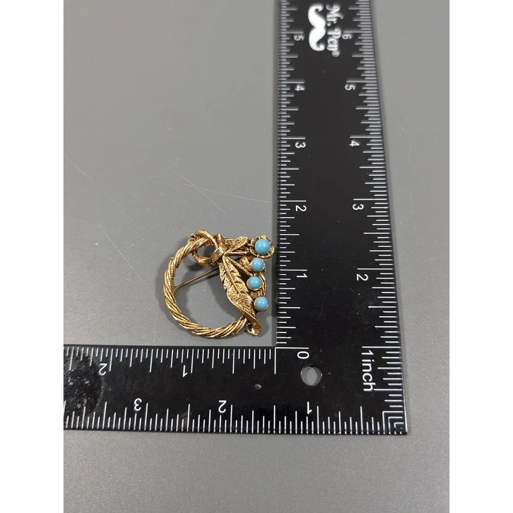 Vintage Gold Tone Wreath Feather Blue Bead Cabochon Round Western‎ Brooch Pin